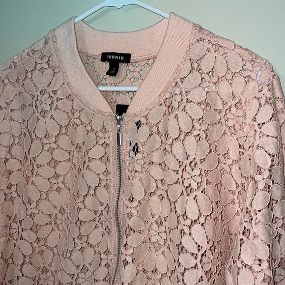 Torrid size 3 womens Bomber Jacket Coat Pink Floral Lace Cotton Blend Womens - Picture 4 of 14